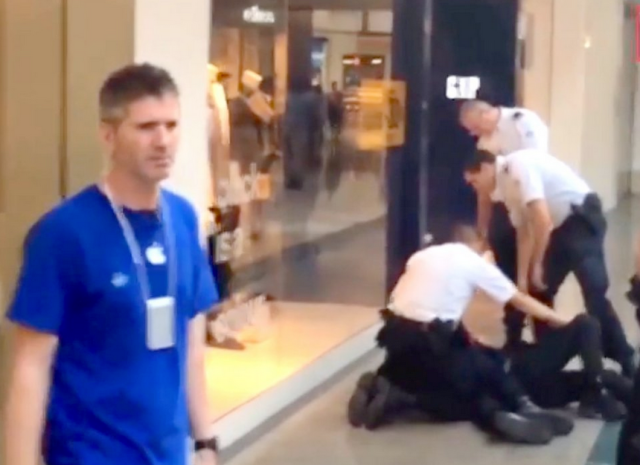 People are getting into fights outside Apple stores because no one in China can buy an iPhone 6