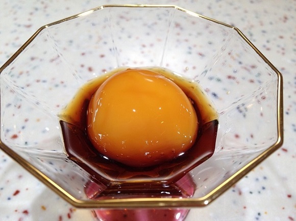 Raw, frozen eggs are the new food trend in Japan, apparently