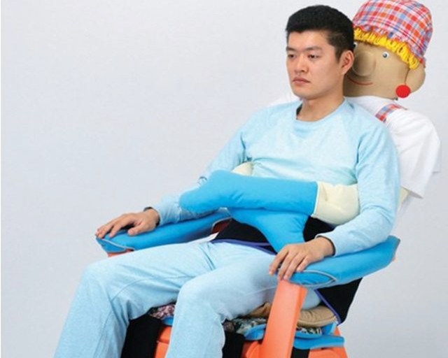 Creepy “Tranquility Chair” may or may not feed on human emotions