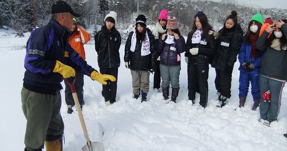 Town in Hiroshima now offering exciting… snowshovelling tours