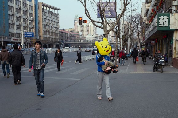 self-taught-perfectly-timed-street-photography-china-tao-liu-15