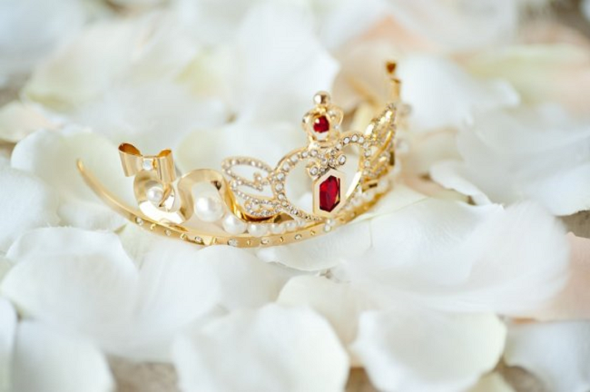 The Sailor Moon wedding tiara: For when you take the step from magical ...