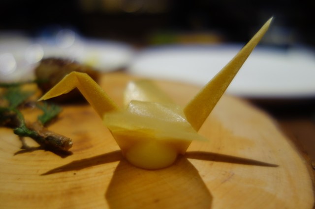 El Bulli-trained Japanese chef serves edible origami at gastro cafe Celaravird 【Pics & Video】