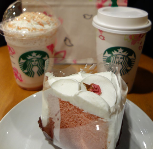 Starbucks sakura series 2015: Caramel, chocolate and a flowery chiffon cake