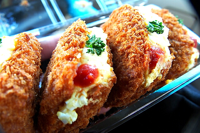 Japan sees America’s Double Down, raises it a crazy deep-fried “sandwich” of its own