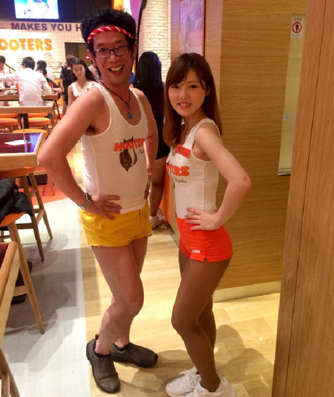 Our writers show you how to have the most fun at the new Hooters