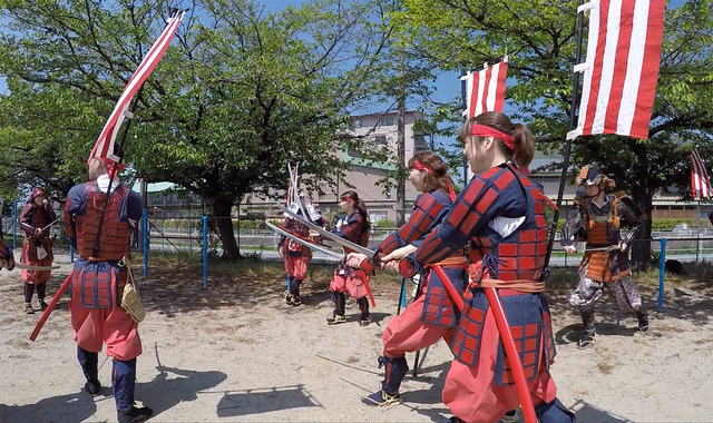 Women, gamers, and foreigners all show up to be samurai for a day at Sengoku battle reenactment