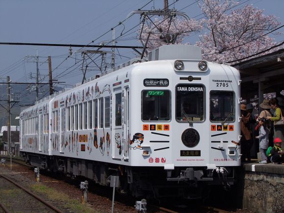 1024px-Wakayama_Electric_Railway_Kuha2705Tama-200904