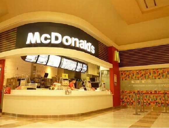 McDonald’s attempts to lure back customers with open kitchen concept in Japan