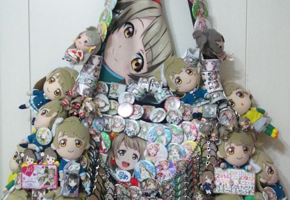 Otaku ita-bag contest winner a painful sight to behold: “Is it even a bag anymore?”