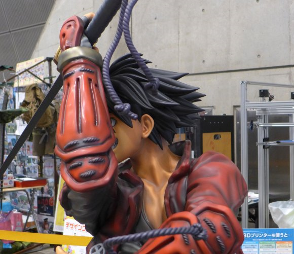 How do they make those amazing lifesize anime statues? We find out