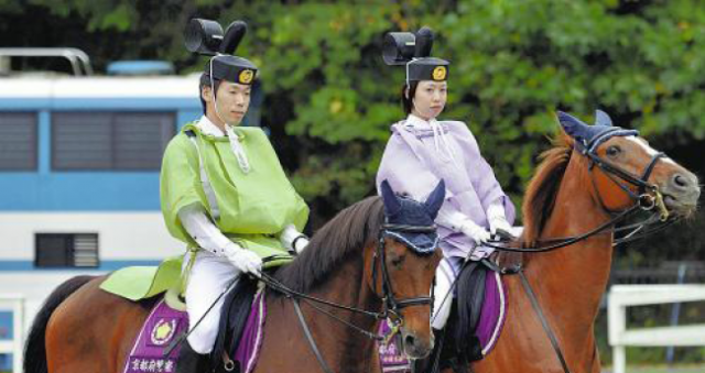 Mounted police officers in Kyoto get Heian Period outfits to match their ancestral colleagues