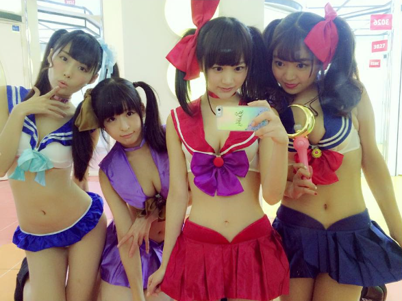 New Japanese model unit says happy Halloween with Sailor Moon lingerie cosplay photo shoot