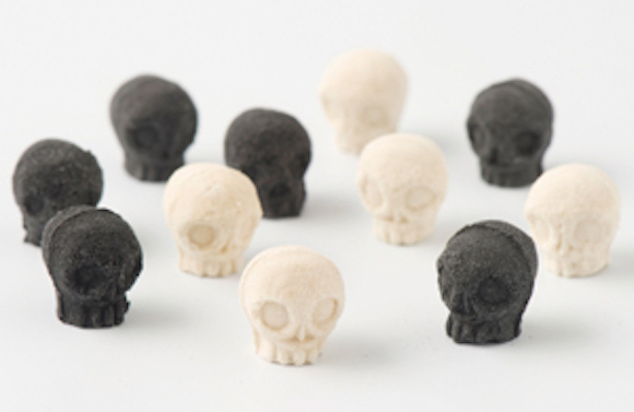 Spooky wasanbon sugar skulls will make your Halloween coffee creepier