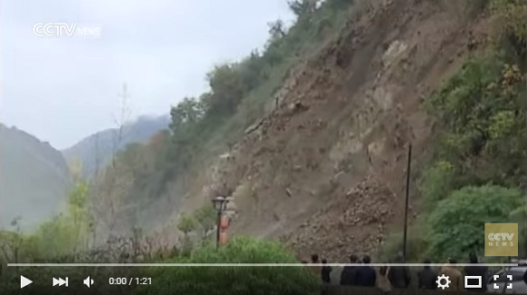 Dangerous landslide in China takes out road, almost takes out group recording it as well 【Video】