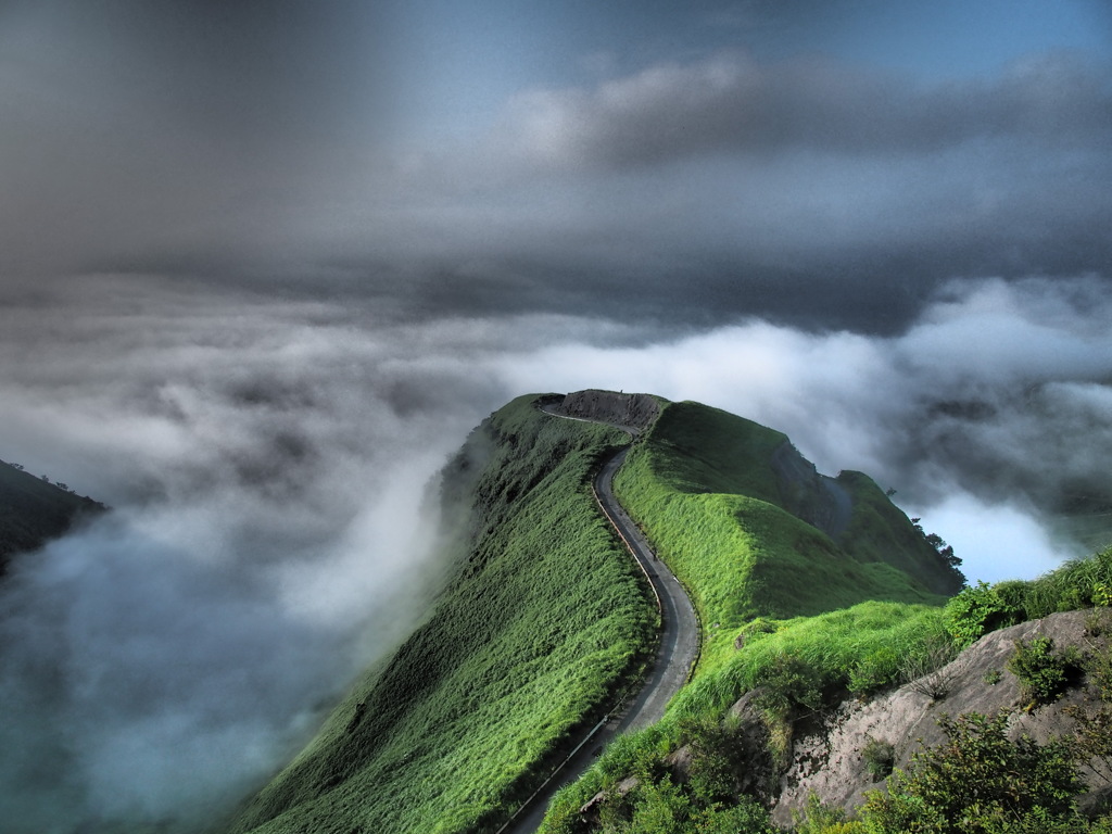 We visit one of Japan's stunning secret destinations: the “Road to