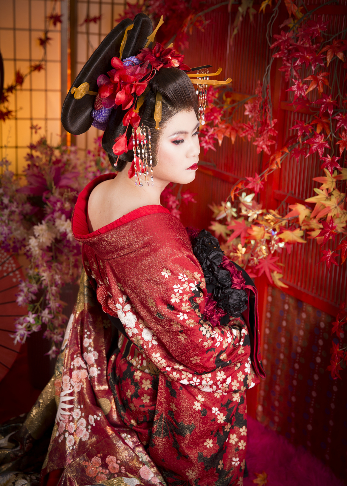 Our male reporter transforms into a beautiful Japanese courtesan at ...