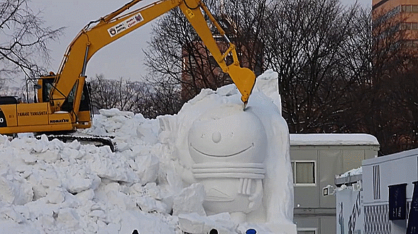 Watch this Sapporo Snow Festival sculpture being torn down with heavy equipment 【Video】