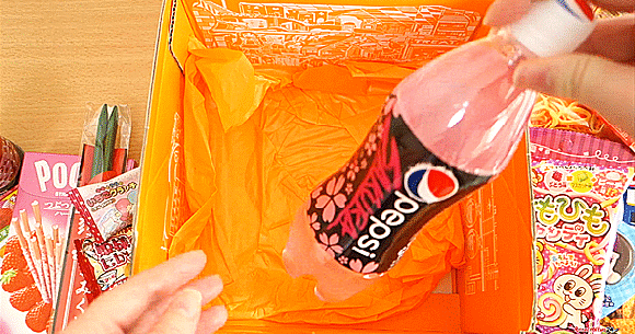 We Try The Delicious New Japan Only Sakura Pepsi Taste Test Soranews24 Japan News