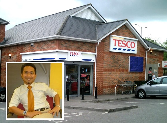 Compassionate supermarket manager offers shoplifter a job instead of pressing charges