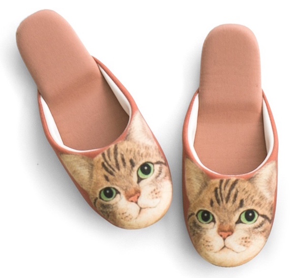 Sneak around in cat feet with cute new “soundless” kitten slippers from ...