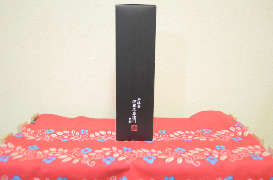 Does Japan’s green tea white wine taste like tea, wine, or something