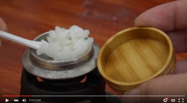 The only things better than Japanese cooking videos are miniature Japanese cooking videos!