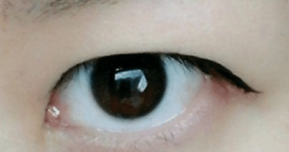 Japanese Twitter Users Show Off How Easily They Can Hide Their Eye Shadow By Opening Their Eyes Soranews24 Japan News