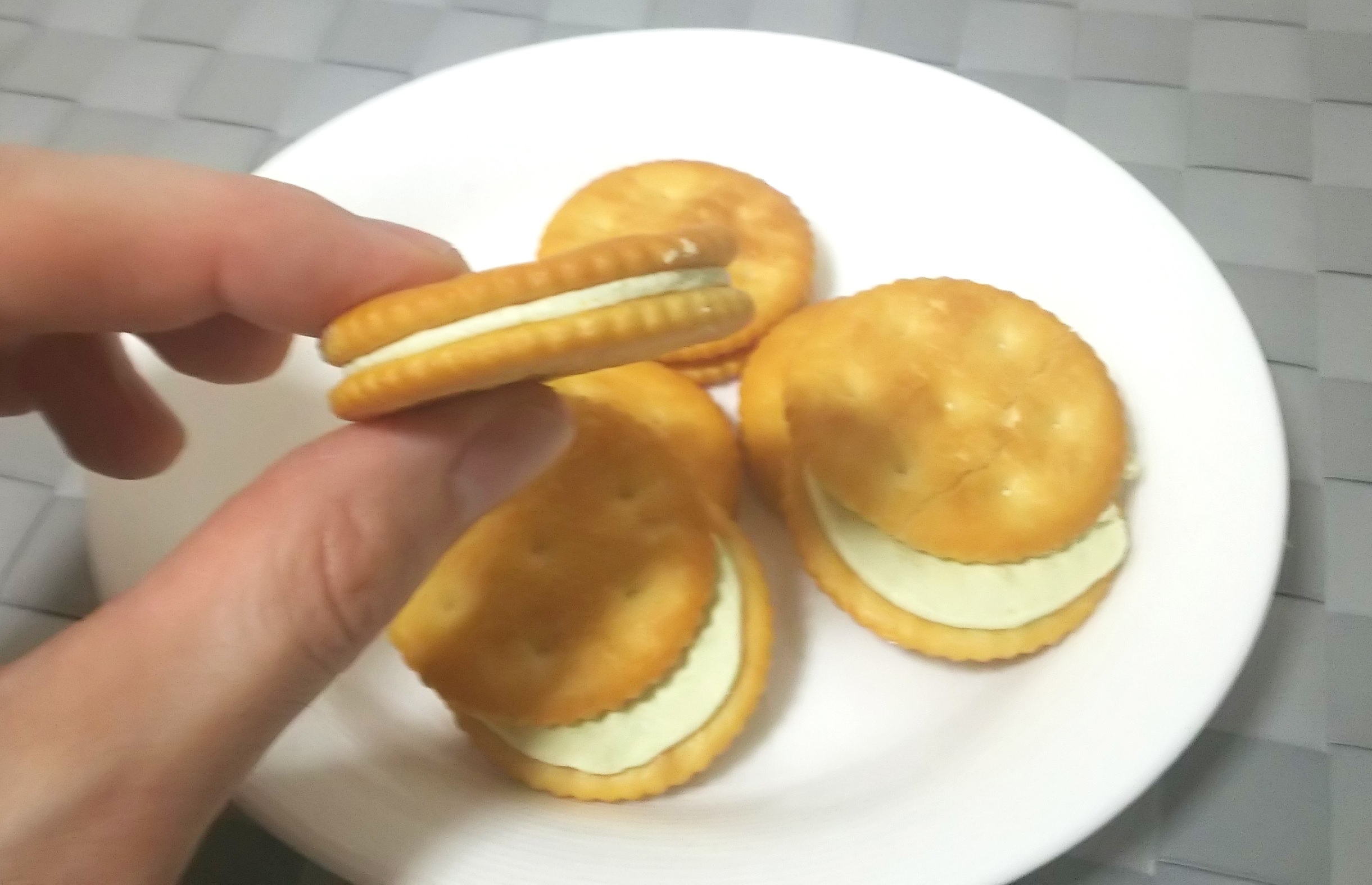 Taste the beginning of the end for Japanese Ritz: Wasabi & Cheddar ...