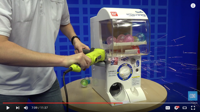 Father And Son Dissect A Gachapon Capsule Toy Machine To Show Us Its Magical Insides Video Soranews24 Japan News