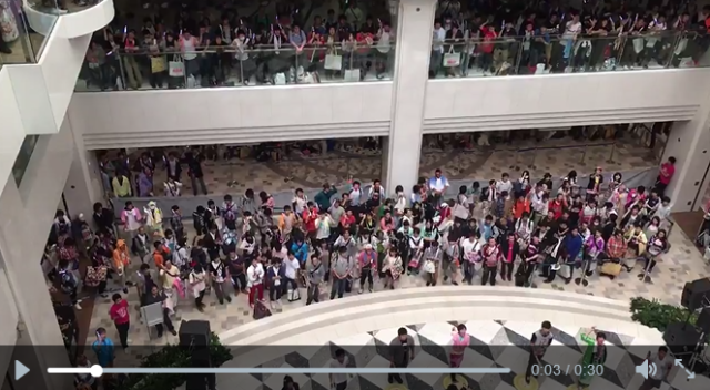 Crazed Japanese fans at Tokyo anime event show they’re the most passionate in the world 【Video】