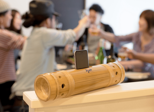 Beautiful Japanese bamboo speakers let you to listen to music without using any extra electricity