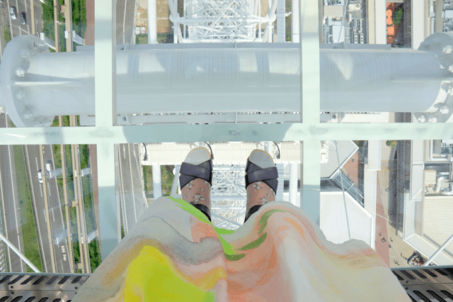 Can people see your panties if you wear a skirt on Japan’s clear Ferris wheel? 【Experiment】