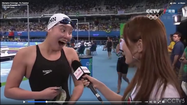 Chinese swimmer wins gold in adorableness【Video】