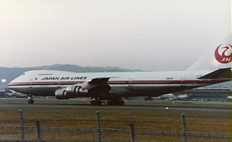 JA8119_at_Itami_Airport_1984