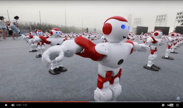 1,007 Dancing Robots Smash Guinness World Record