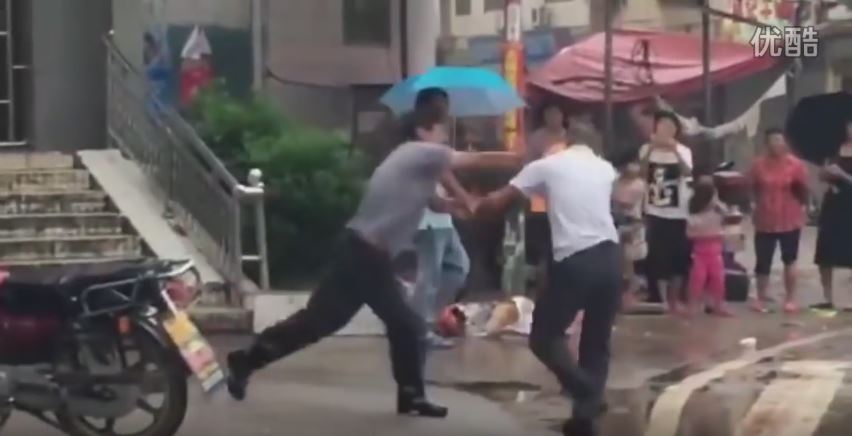 Worst Kung Fu fight ever breaks out on street in China | SoraNews24 ...