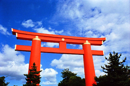 640px-torii_gate