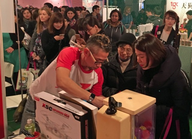 Mr. Sato meets fans, hands out the treasures of RocketNews24 at Moshi Moshi Nippon Festival