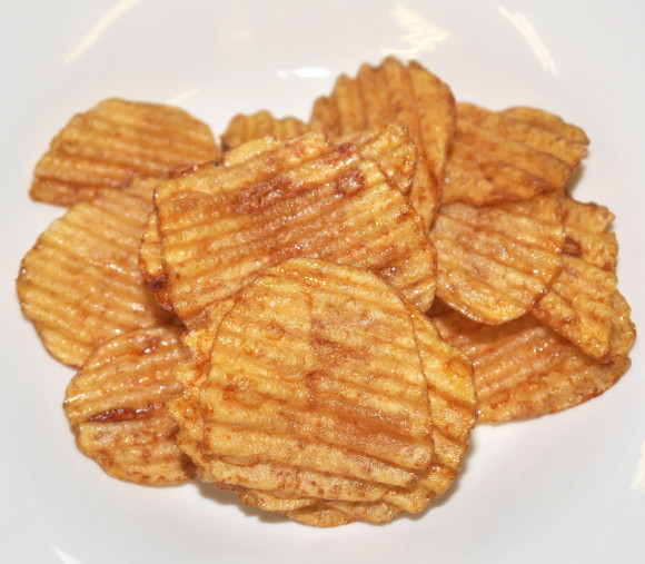 We try Japan’s new “wet potato chips” — A moist revolution or soggy