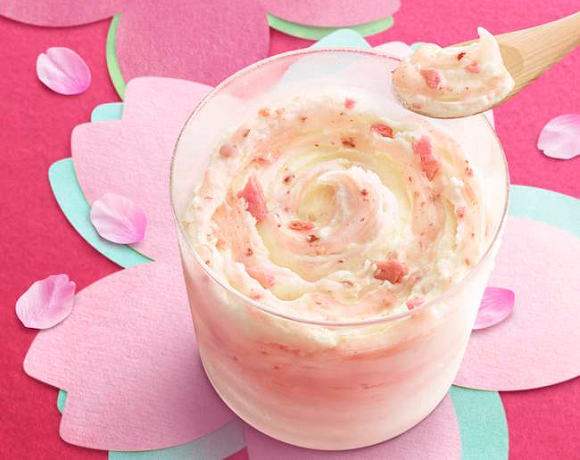 Spring comes to McDonald’s Japan in the form of a sakura-flavored dessert!