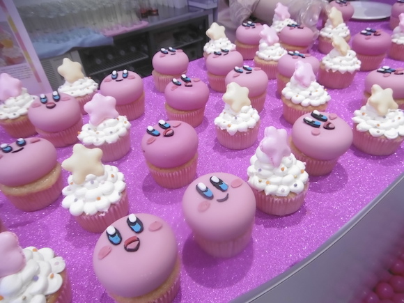 Adorable Kirby merchandise gets special launch party with custom-made Kirby cupcakes! 【Pics】