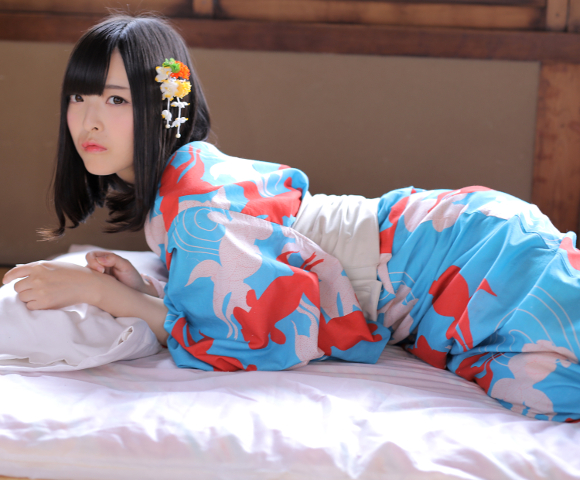Japanese company creates new “Kimono Pyjamas” designed to be worn indoors and outdoors