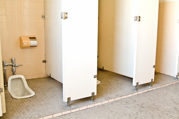 Majority of Japanese kids in survey almost never take a dump at school