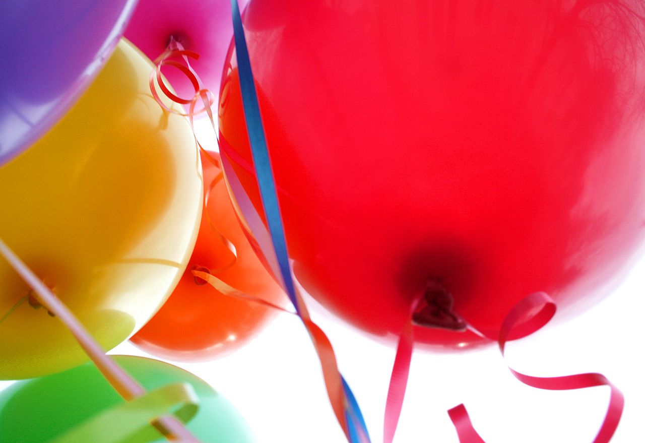 1 3 of japanese girls cnnot blow up a balloon