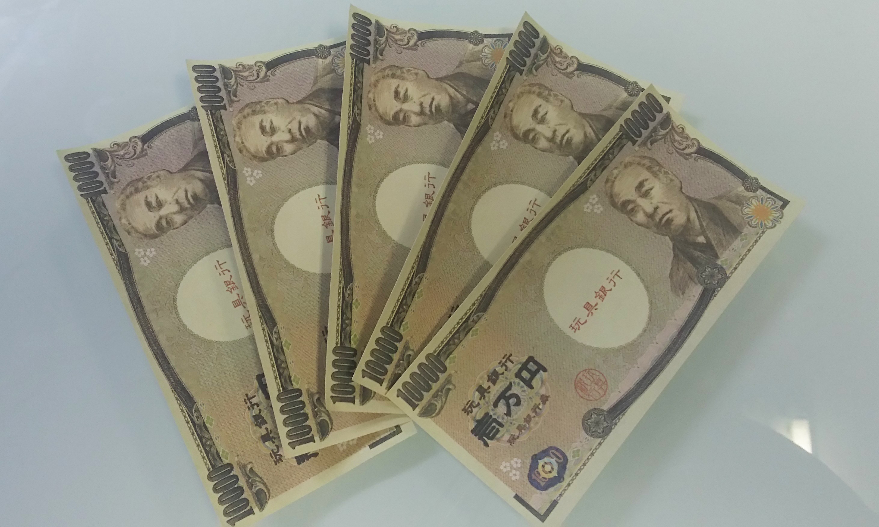 Man counterfeits 50,000 yen using only a 100-yen shop, a