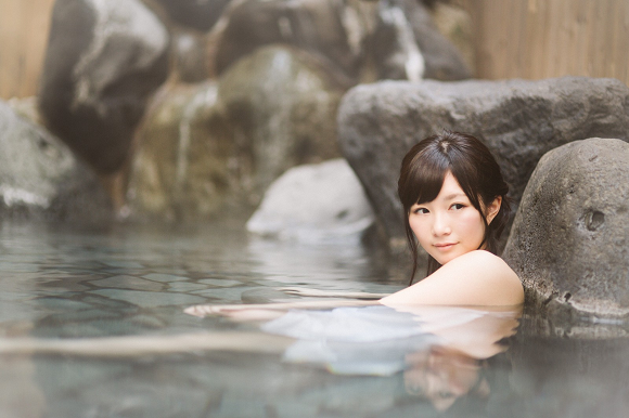 Do Japanese women check out each other’s lingerie at the hot springs? Survey investigates