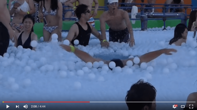Japanese YouTubers crash Night Pool event by actually swimming 【Video】