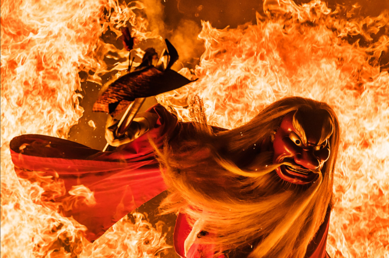 Photographer captures fantastical images of a firewalking festival in