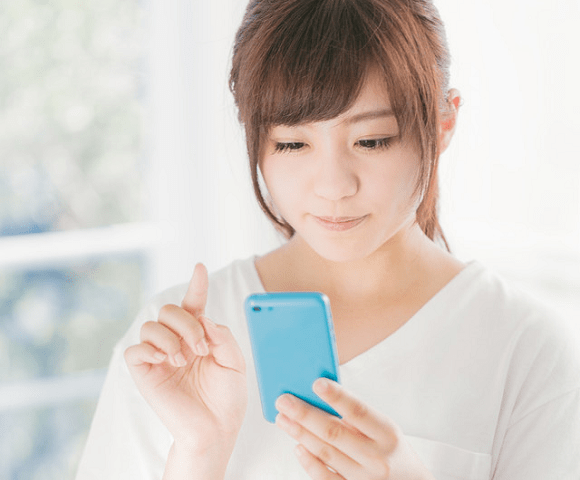 New smartphone app helps lonely women in Japan make female friends, forbids date requests